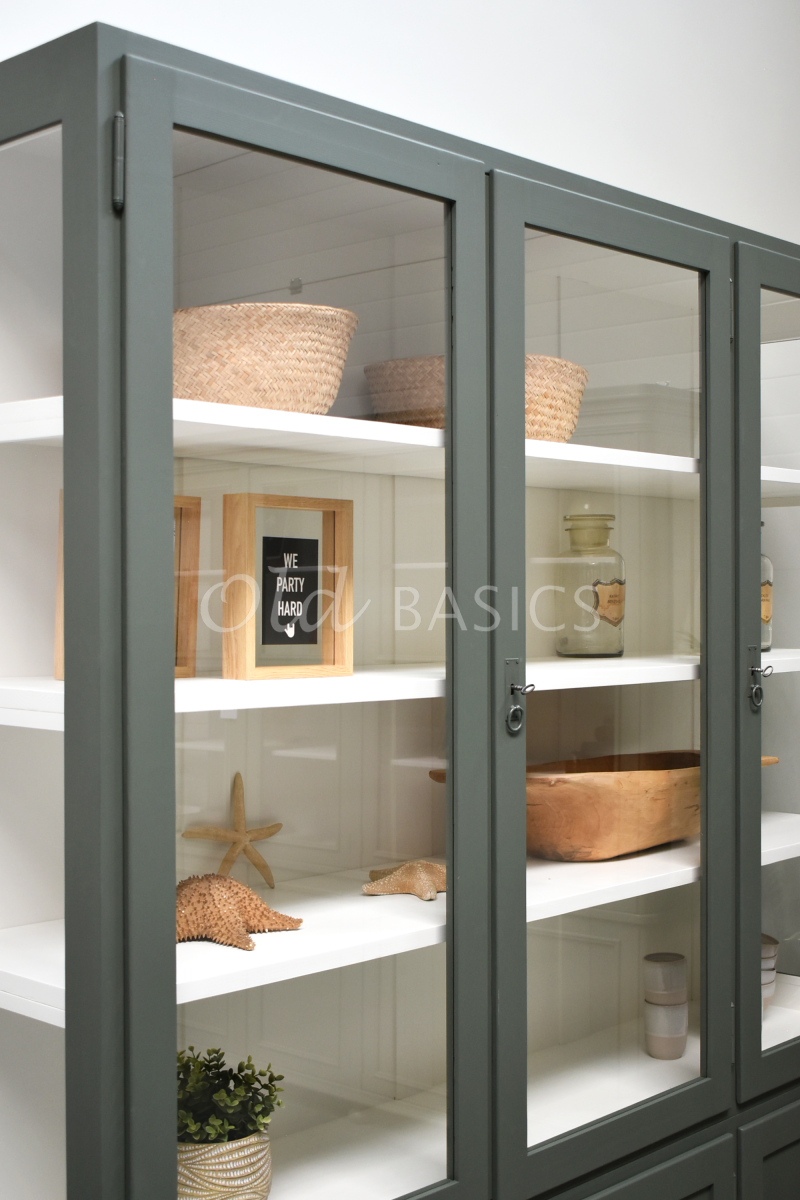 Detail van Vitrinekast Jeanette, 3 deuren, RAL7009, groen, grijs, materiaal hout